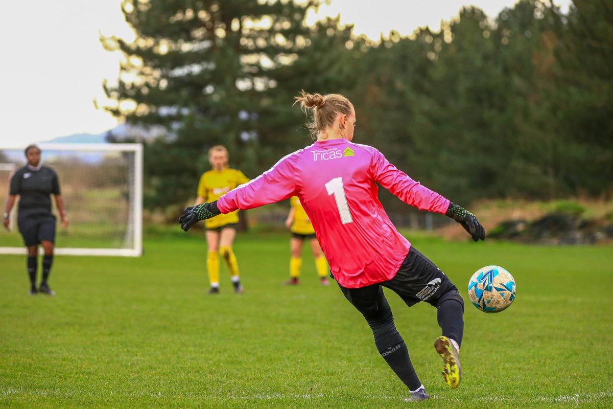 𝐅𝐔𝐋𝐋 𝐓𝐈𝐌𝐄 Solihull 1-2 Harriers Women 3 points on the road today after being behind at the break. Goals from Lawrence and Marrett. POTM goes to Amie Preston after a number of quality saves.