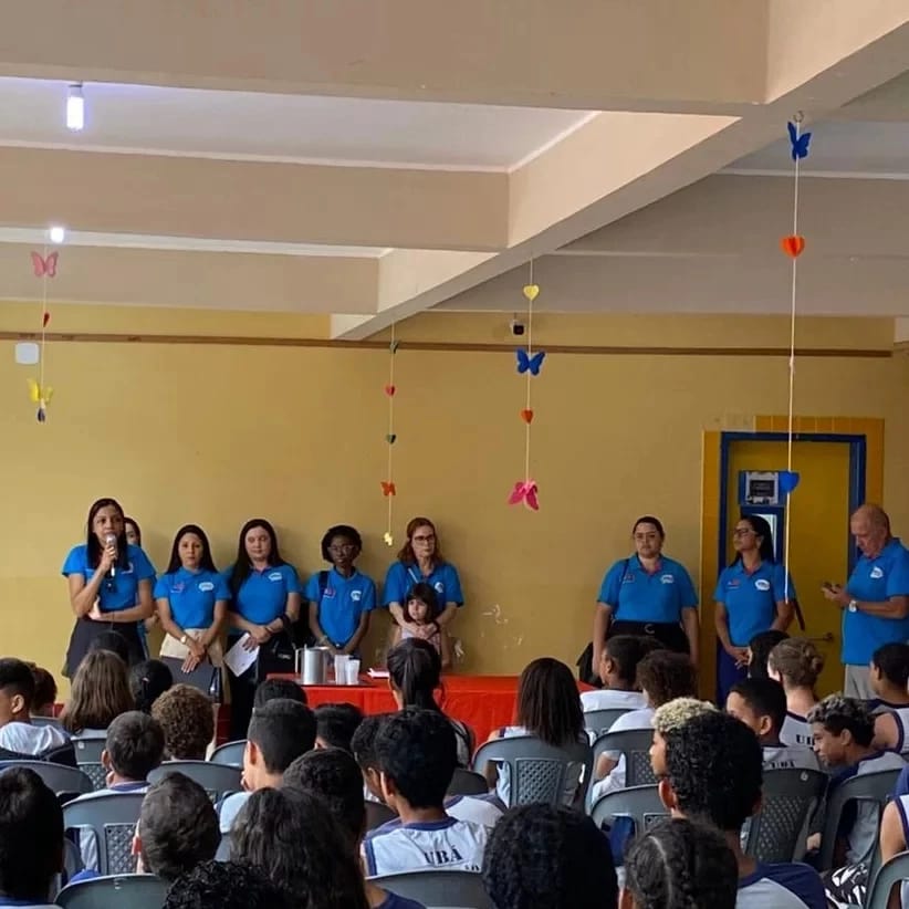 Daianaluzz1's tweet photo. Um sonho que se sonha só, é apenas um sonho.
Um sonho que se sonha junto, vira realidade.
Lei 5.076 de 2023, que institui como área do conhecimento o Programa "Direito na Escola", nas escolas em Ubá, aprovada e 
na última quinta-feira, 21/03/2024, o Programa iniciou sua execução. https://t.co/K89KWTULzn
