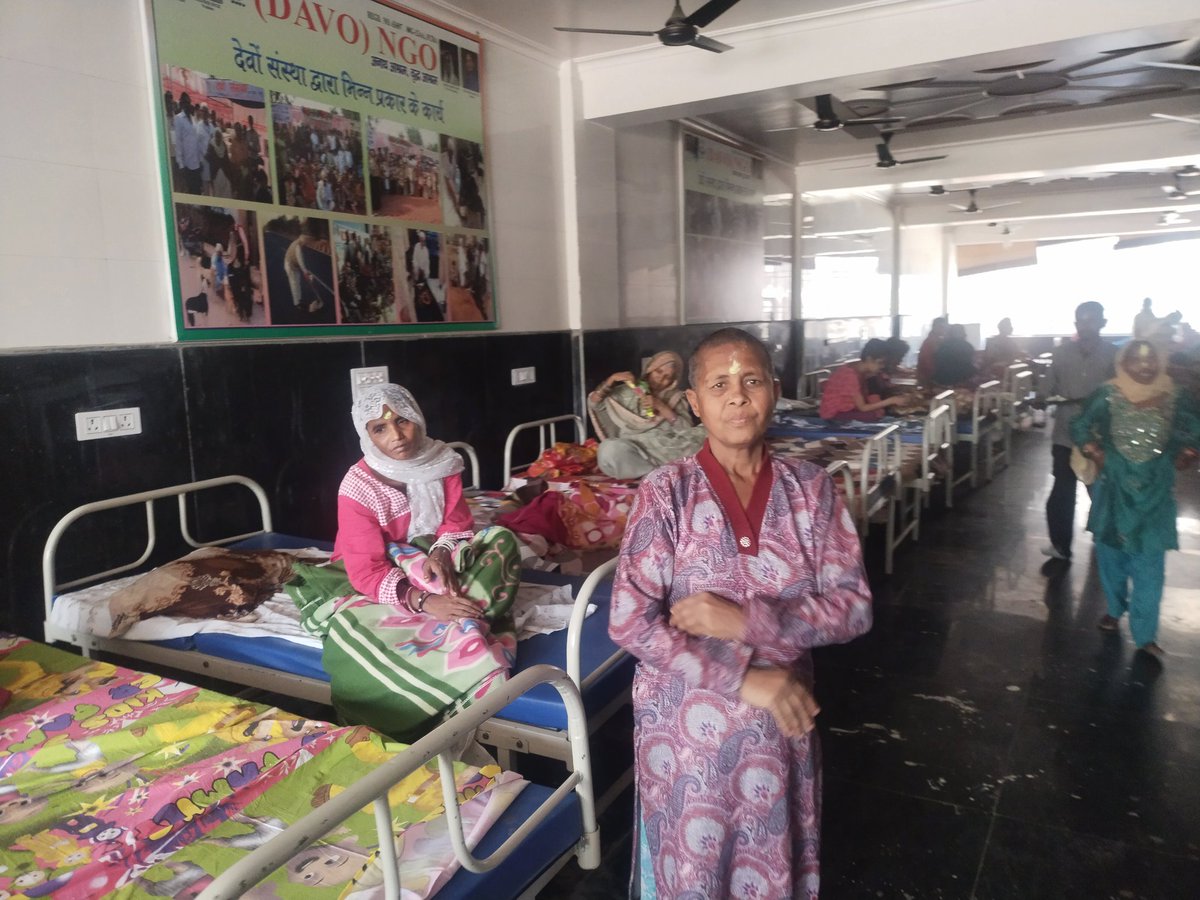 होली के शुभ अवसर पर कुछ समय, मानसिक रूप से अस्वस्थ बुजुर्गों और युवाओं के साथ बिताया,उनके चेहरे के भाव, आती जाती भावनाओं को पढ़ कर मन कभी गंभीर हुआ और कभी सुकून से भर गया
#HappyHoli