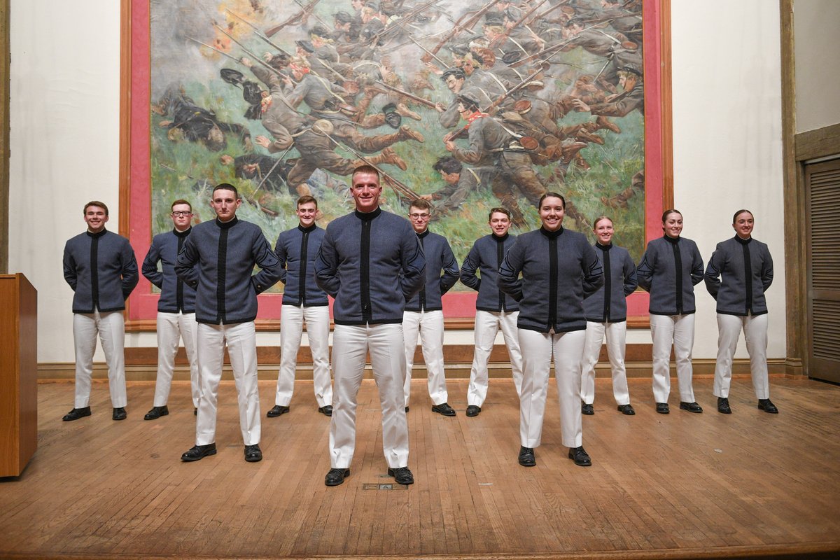 VMI1839's tweet image. Scenes on post, March Recap:
Celebrating Women&apos;s Month, uniform change, rank announcement, winter formal, helicopters, and more at VMI!
#VMI. #ScenesOnPost #MarchRecap