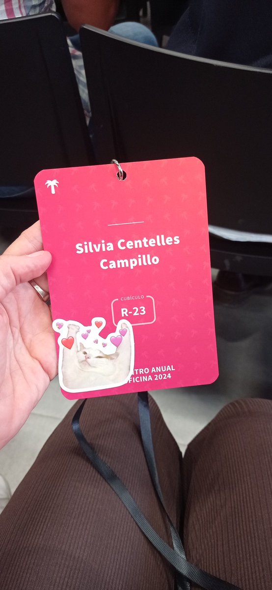 Silviacentc's tweet image. Segundo año que voy al #EASinOficina24
Y no puedo estar más contenta.
Vuelta a ver a gente que tenía ganas de ver. De conocer a gente nueva.
Reunirme con mi grupo de mastermind....Ufff
Recarga de emociones,positivas al 1000x1000
Gracias @mariasajim  @BoscoSoler @SinOficina_com .