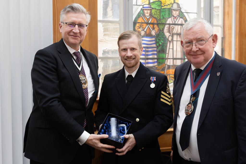 Congratulations to PO(AH) Curtis and PO(CS) Green who were presented awards at the @WCoBM City & Awards Lunch at Butchers' Hall in recognition of their success on board HMS Forth. We are all very proud of their achievements, BZ both! #GoForthAndConquer