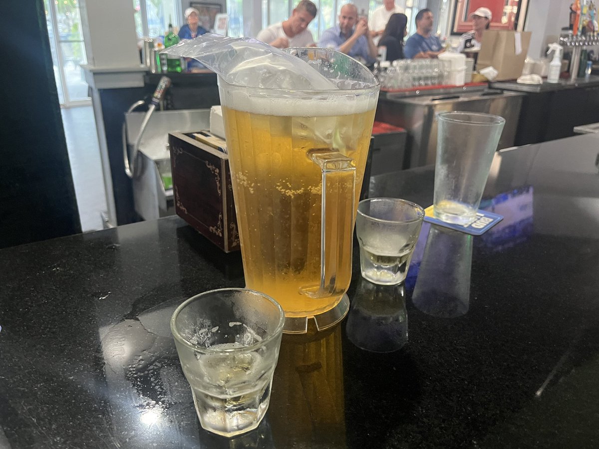 HotBoySoup's tweet photo. @stanman42069 2024 is the year I bring back power hour. Did it at a bar on Friday and educated some youths of what it was like to be in college in the late 2000s. #SlamTime https://t.co/m9pxo72RvX