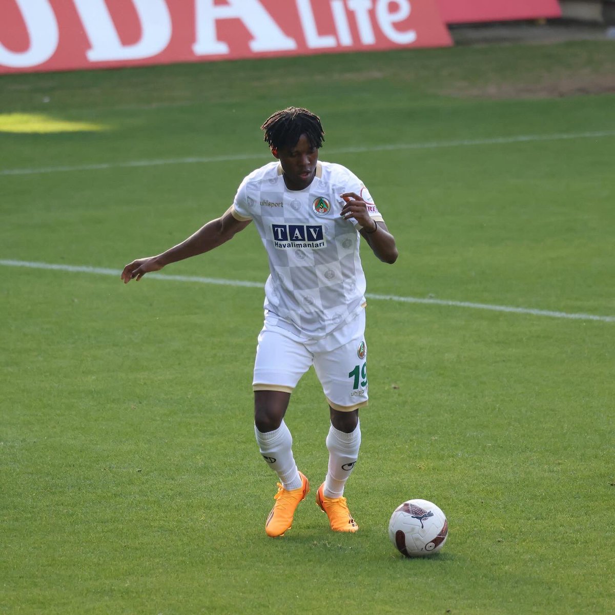 Daniel.Akinlosotu_ tweet media