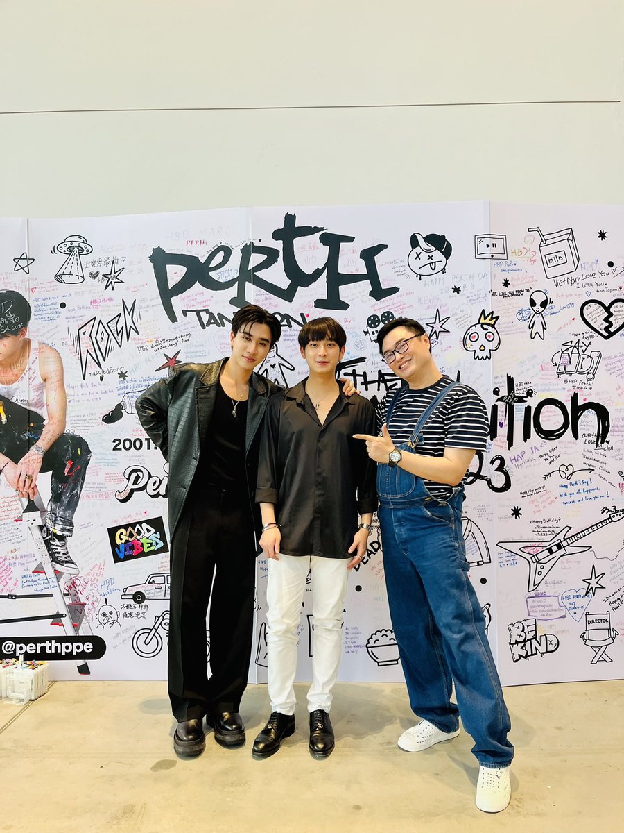 champzarr's tweet photo. “ แป๊บเดียว7ปีที่ #บังเอิญรัก
เพิร์ธ คนรักน้องเพิ่มขึ้นเพียบ
ขอให้เติบโตในงานยิ่งๆขึ้นน๊า ”
ปล.พี่เข้าสู่พิธีกรสายY
เต็มตัวเริ่มต้นจากน้อง #รัก 🐯
#HappyPerthDay
#PERTHsDay23rd
#KDPPE #PerthTanapon
#PERTH_Exhibition23
#ลุงวอร์ #War_Uncle
#จ้างแชมป์ยังไงก็คุ้ม #ChampzarrWork https://t.co/m0I4gIgh62