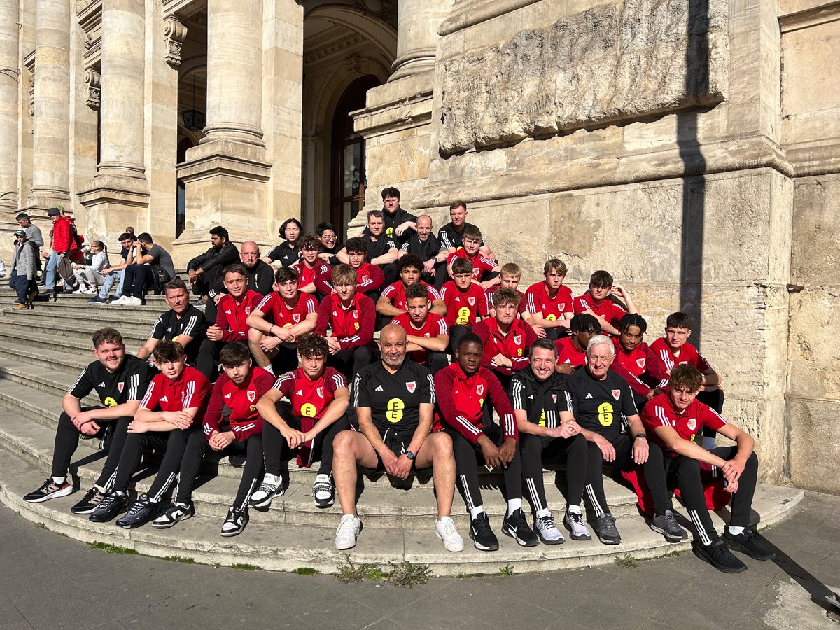 MikeWilliams246's tweet photo. Wales Men's Under 17 National Team UEFA European Championships Elite Round.
Cultural visit to Bucharest 🏴󠁧󠁢󠁷󠁬󠁳󠁿 https://t.co/jZXcNvXyGq