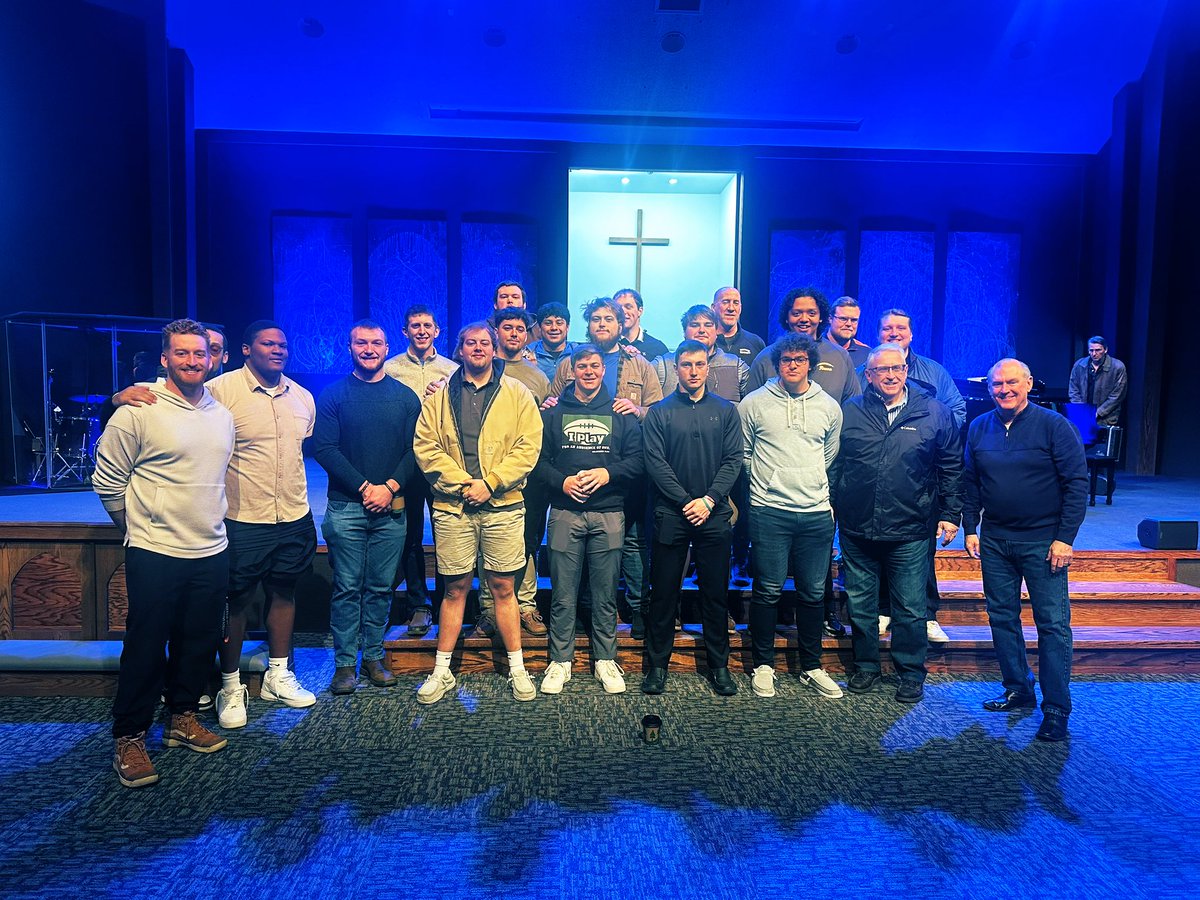 Join us in celebrating sophomore offensive lineman Zac Pardue as he was baptized today; making a public declaration to follow Jesus!🙌🏻✝️