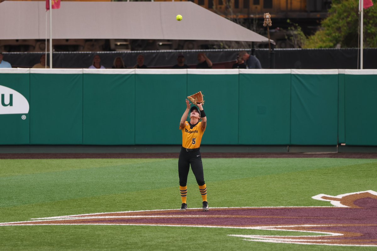 Battling! 

M5 | App 0, TXST 1 

⛰️🥎