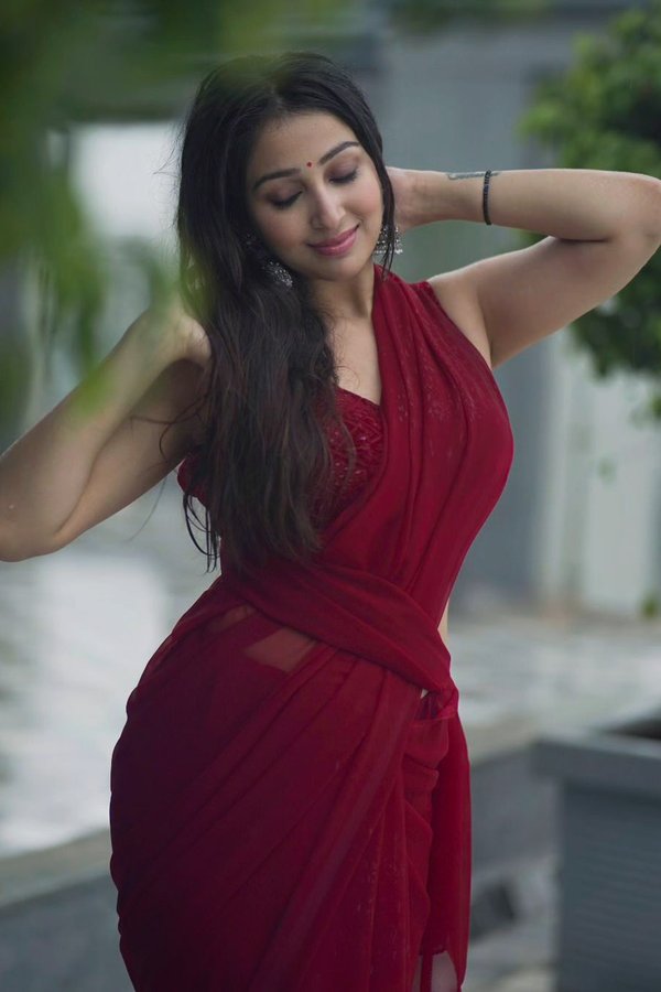 GJdGKTSXgAIHCrA?format=jpg&name=900x900