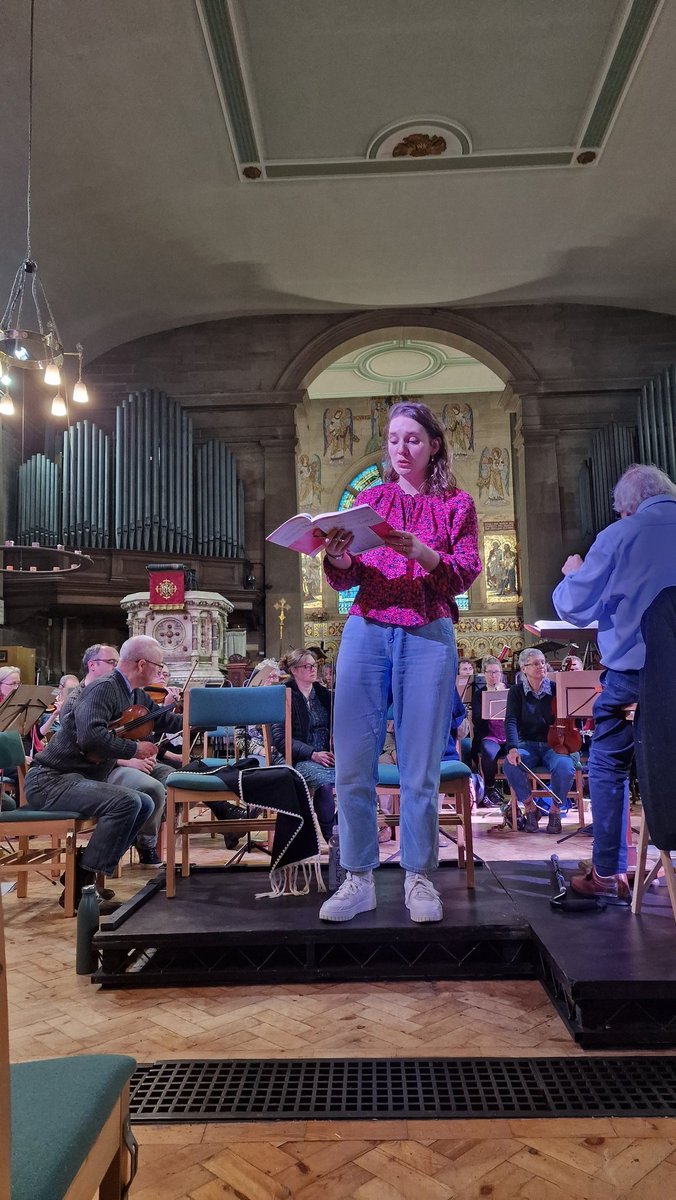 BuxtonMusSoc's tweet photo. Stabat Mater - Dvorak.
Fran Gregory conveying the pain of a mother at the foot of the Cross. And this is just the rehearsal! 
Tonight at 7.30. Not to be missed! https://t.co/XwncmZ6QnC