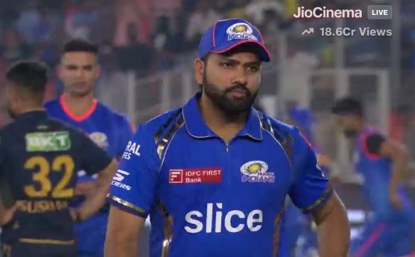 SPORTYVISHAL's tweet photo. Huge chants for Rohit Sharma at Ahmedabad even after the match. 🔥 https://t.co/J40erxk2LS