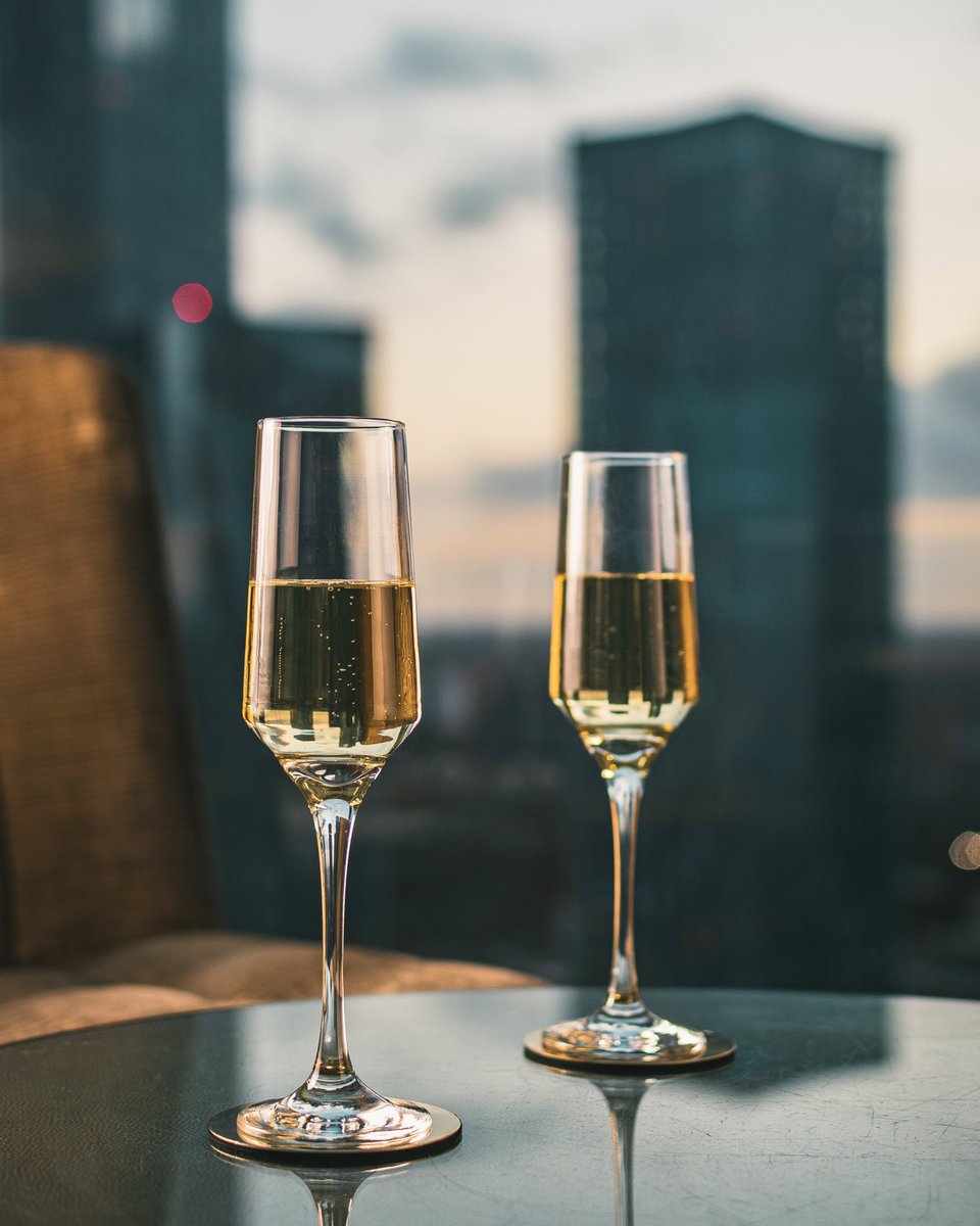 Sunset: 18.30. 🌆 Ready to soak up the very best golden hour views of the new season? Join us at Cloud 23 and watch the sunset in style, any day of the week! #Cloud23