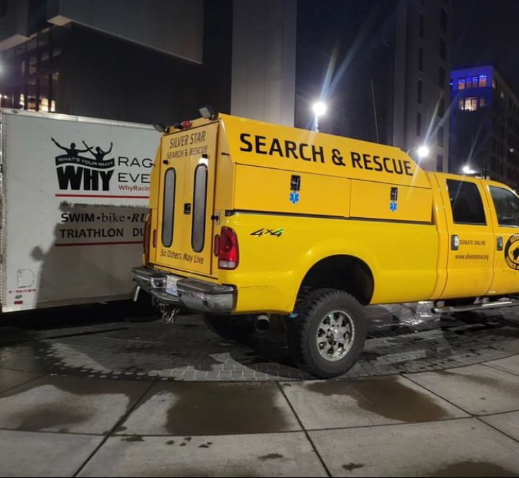 SilverStarSAR's tweet photo. @WhyRacingEvents has asked Silver Star SAR to partner and run first aid for their events. We are kicking today off at @VancouverUSA Waterfront Park for the Couve Clover Run. Angela and Jacie are set up and ready to go! #SoOthersMayLive https://t.co/0akkPAsCEI https://t.co/RV4aWsYCm8