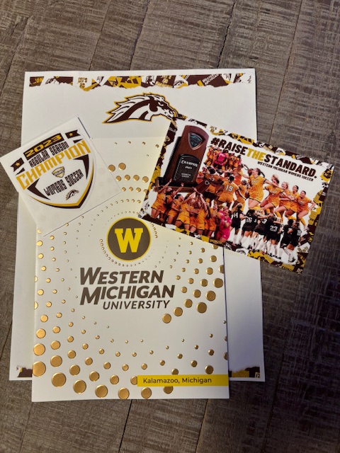 Thankful that @Gracielynn2026 and I got mail from @lewisrobbo, @natevanryn and @PaigeEli7! Excited to learn more about @WMUWomensSoccer! @ImYouthSoccer @StewGivens @MUFCAcademyMI @TopDrawerSoccer