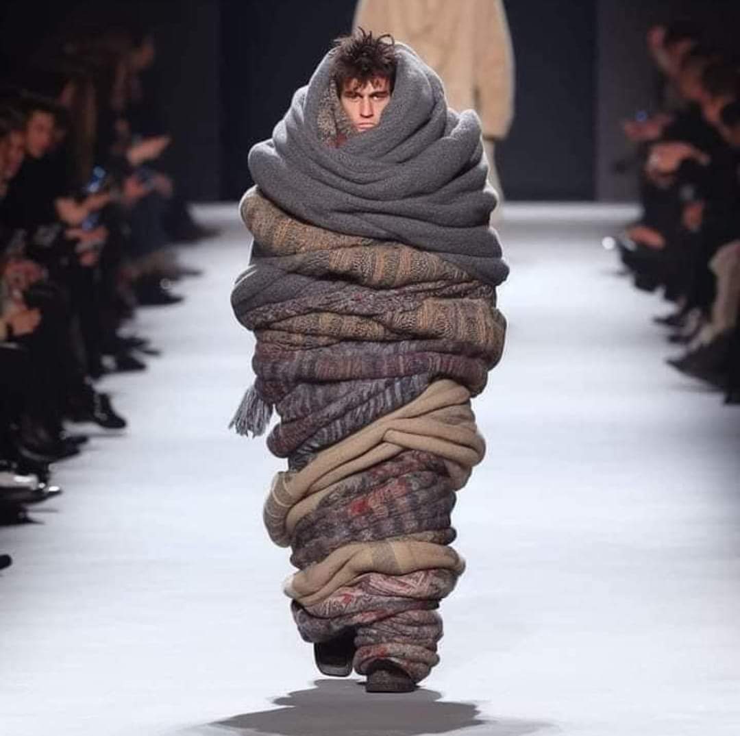 Leto II on his way to greet Duncan Idaho 23