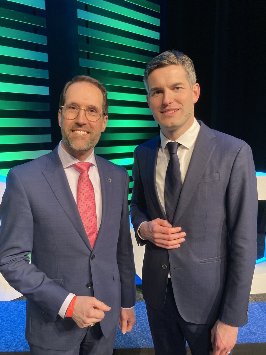 gerbenhorst's tweet image. Gisteren mooi #CDAcongres met vaststelling van uitstekend Europees verkiezingsprogramma en mooie diverse kandidatenlijst. Trots dat ik komende tijd als nummer 6 dat verkiezingsprogramma mag uitdragen met oa Utrechtse collega’s @SuzannaBroekhu1 en @rvdpouwkraan #EP2024 #CDA