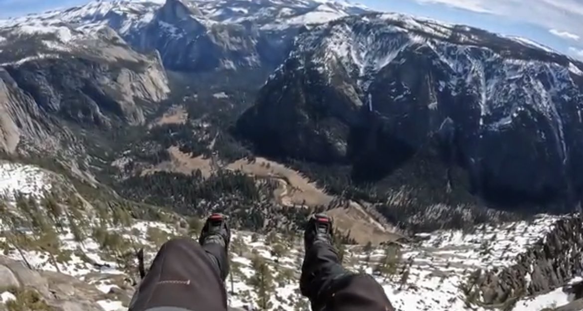 If I could spare 1 week of life to traverse🥾 across this valley 🏔️…absolutely EPIC! 🙌🏼❤️ @DuaneHere - Want a glimpse of #Yosemite from higher up its mountainous ranges?👇🏼 ⏯️ youtu.be/poagcQbEFmY Vid/pic credit: @livehardxlovehard #hiketolive #getoutside #staywild