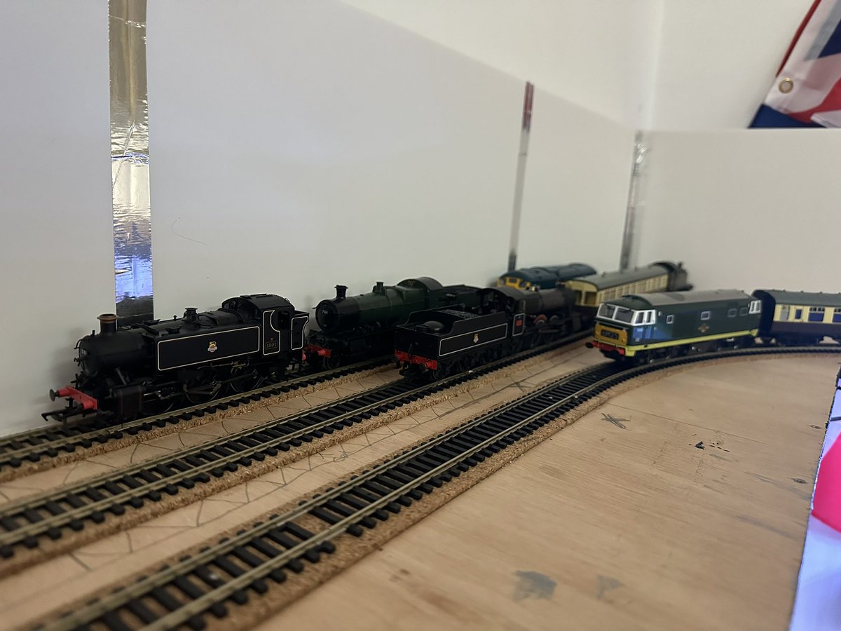 stpeterslayout's tweet image. Better late then never running some trains on the heritage layout with a goods train and passenger trains too! 

#TwitterModelTrainShow #TMRGUK