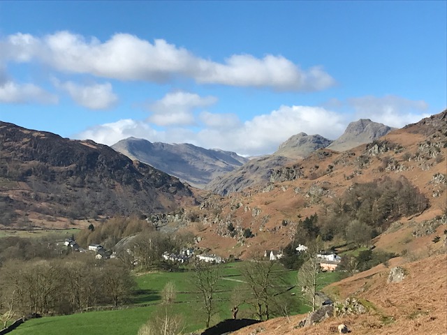 BethanySkinnard's tweet photo. Perfect day for the final #HelmHill #fellrun #Elterwater #LakeDistrict #fellrunning #views https://t.co/w6Mj28rc0s