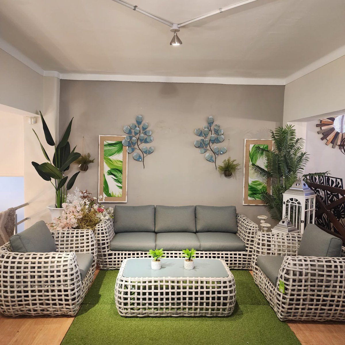StyloUrbano_'s tweet photo. Nuestra colección de muebles de Rattan sintético, en este link todos los modelos:
https://t.co/bFbtWeOXLa

#rattan #muebles #bahiablanca #argentina #decoracion #rattanfurniture #mueblesdeexterior #mobiliario #deco #decor #sofa #sofas #decor #home #homedecor #furniture #exterior https://t.co/9be58jVNFe