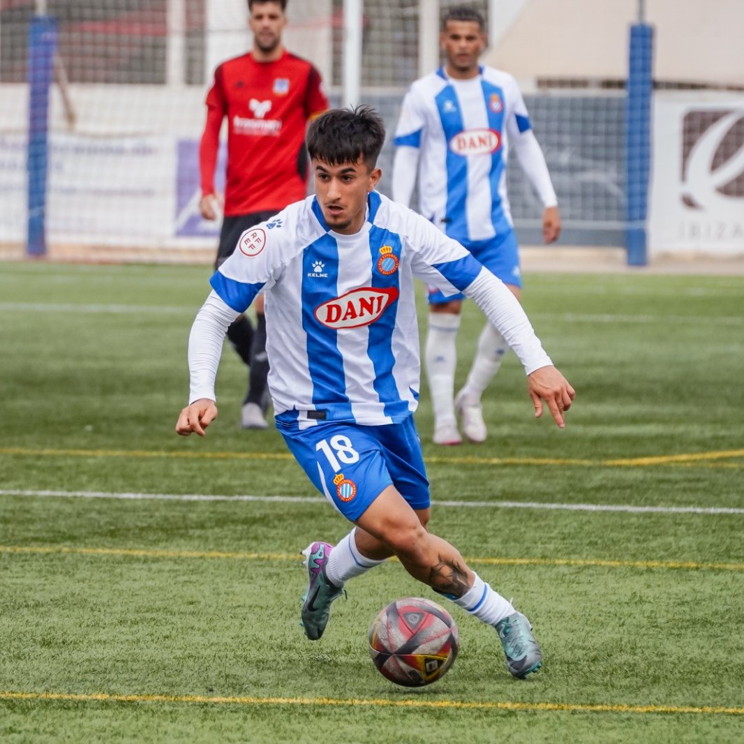 FORMENTERA 1 - ESPANYOL B 1
Agridulce empate fuera de casa en un partido que se puso de cara en la 1a mitad, inicios de la 2a, con el 0-1 y la expulsión de un jugador rival. No aprovecharon la oportunidad y tras empatarles, no fueron capaces de reaccionar. #fororcde #rcdeB #RCDE