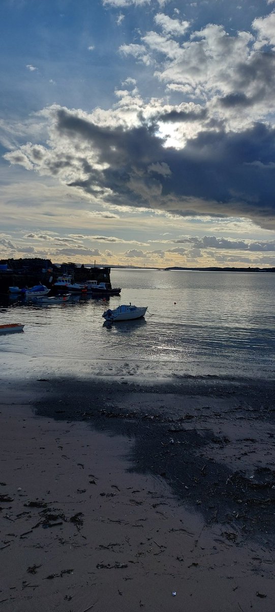 davey_kevin's tweet photo. Fantastic day on the Forth, off Kinghorn, doing a sea kayaking rescue training course. Learnt a lot of hugely valuable skills. A big thank you to the instructors & all involved. @paddlescot #FCAG #Seakayaking #Kayaking #Kayaks #Kinghorn #Fife #Scotland https://t.co/RVS2jGgLSu