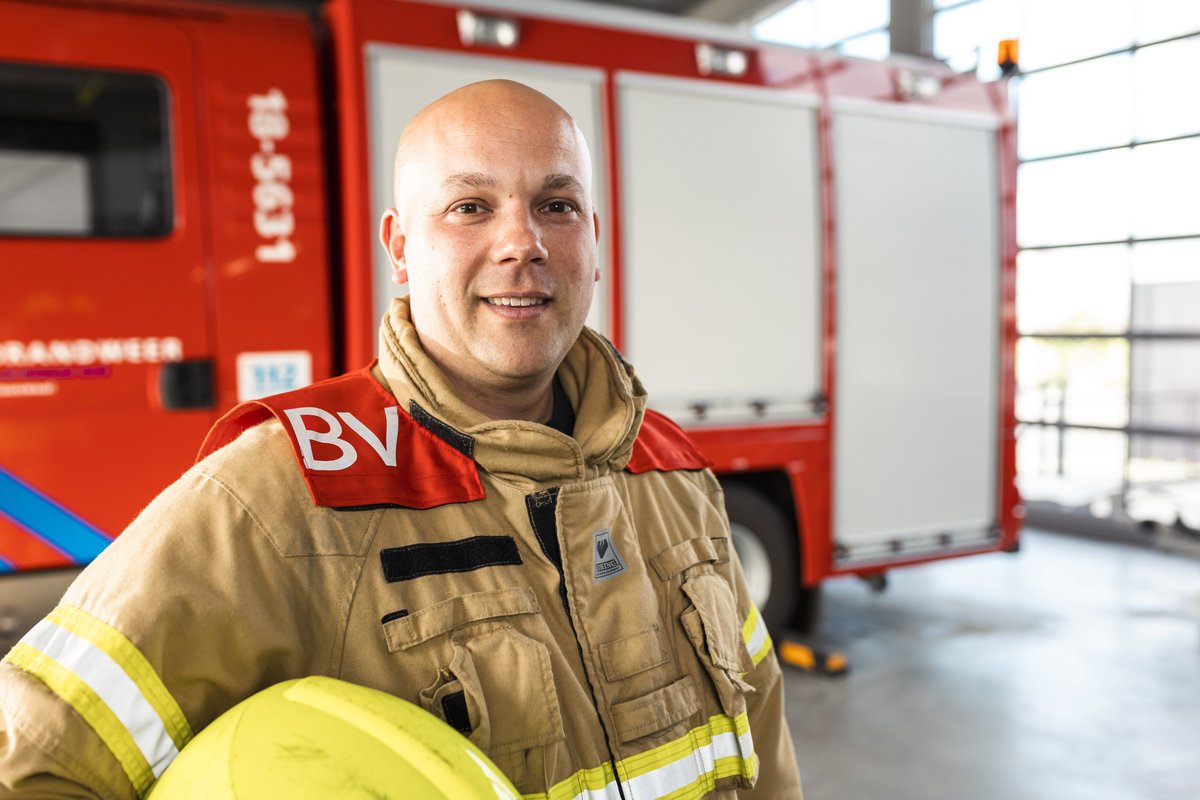 'Ik heb bij de brandweer mijn groot rijbewijs en mijn diploma bevelvoerder gehaald. Naast zulke opleidingen werken ook de kennis en ervaringen die je hier opdoet positief door in je werkzame en je privéleven.' - Melvin

Word ook brandweervrijwilliger: gabijdebrandweer.nl.
