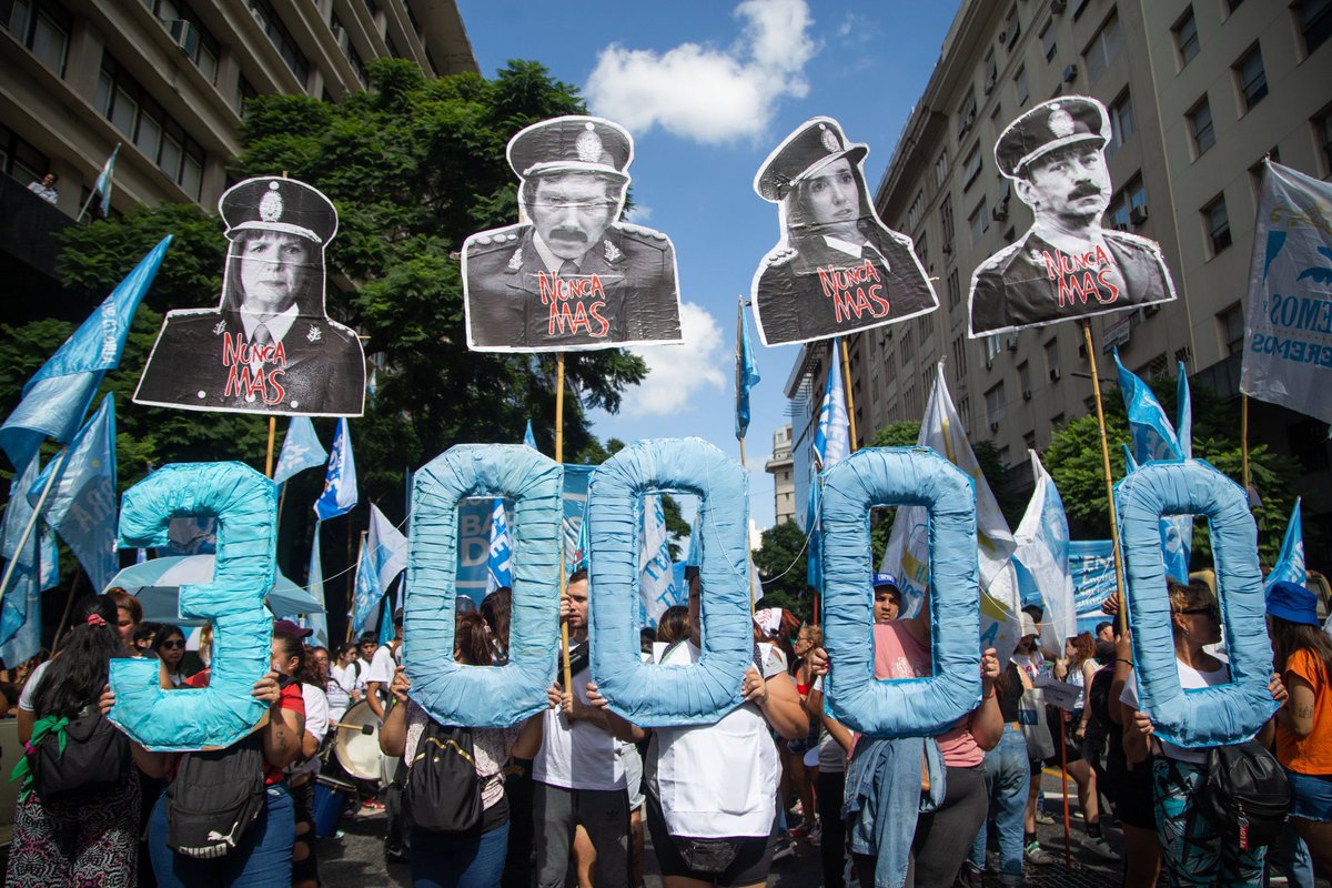 En Alemania estarían presos por negacionistas. En Argentina son gobierno. #Son30Mil #NuncaMás
