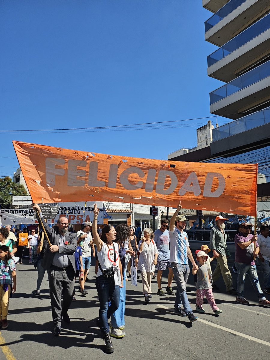 #24M #MemoriaVerdadYJusticia para poder soñar y vivir en una #Argentina socialmente justa e igualitaria, culturalmente plural e inclusiva, económicamente libre y solidaria, políticamente fraterna y soberana. #NuncaMás 🇦🇷🇦🇷🇦🇷🇦🇷🇦🇷