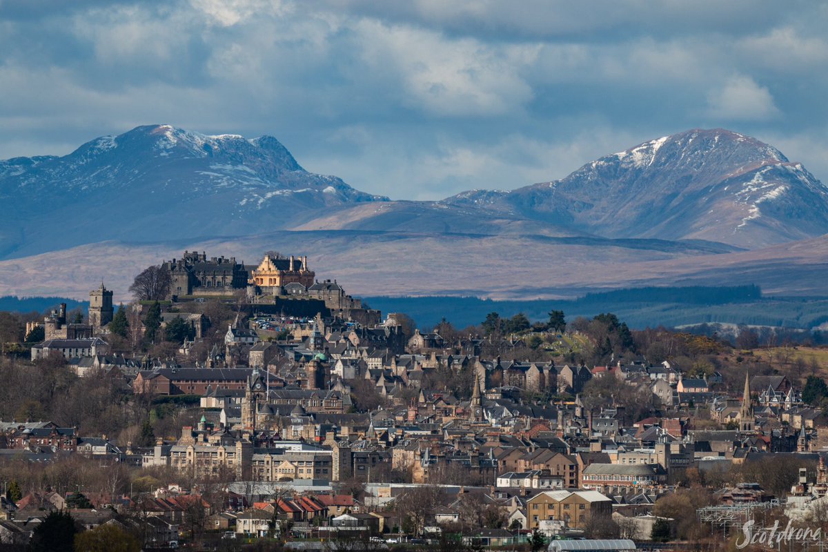 It might almost be April but there’s still a bit of snow on the hills as you can see from this view of Stirling today 😊☃️🏴󠁧󠁢󠁳󠁣󠁴󠁿
#stirling #visitstirling #castle #scotland #visitscotland