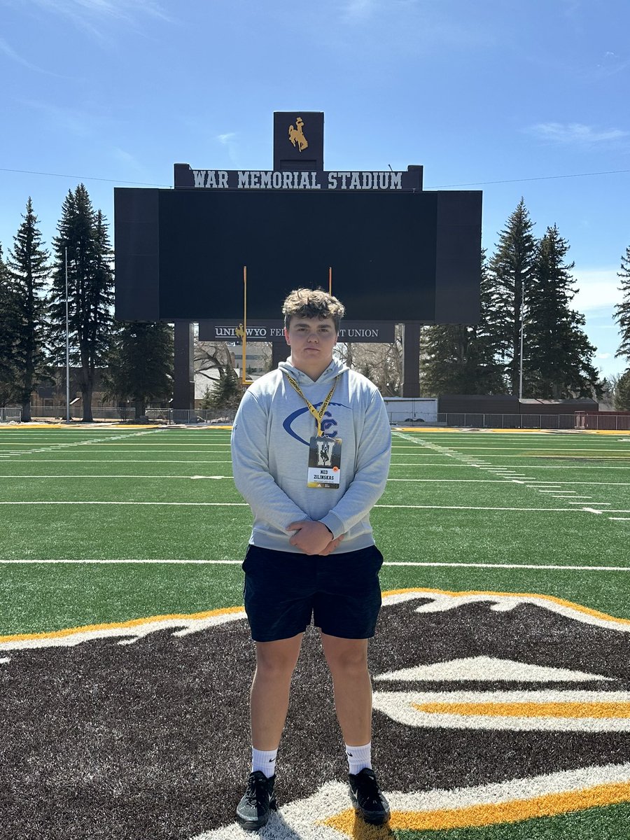 Had a great time on Friday at the @wyo_football junior day! Thanks @CoachBHen for the invite! Can’t wait to get back out there! #RideForTheBrand @CoachTripodi @WyoFBRecruiting @CCNextLevelFB @CreekFB @EliteSpeedSp