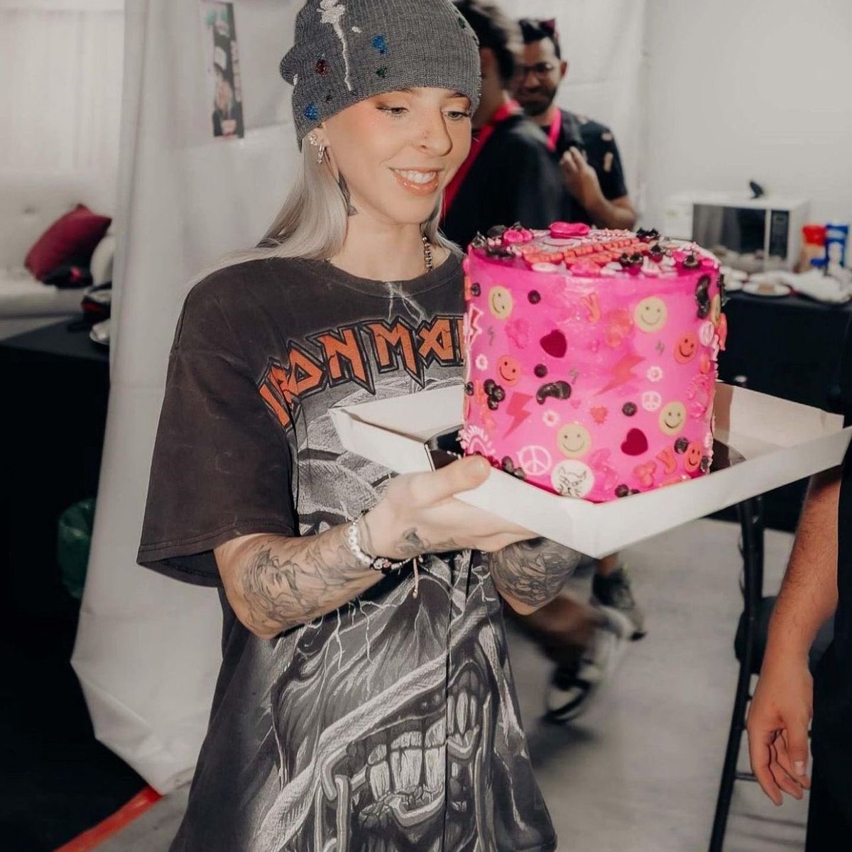 miko as dogs 💗💬 tweet media