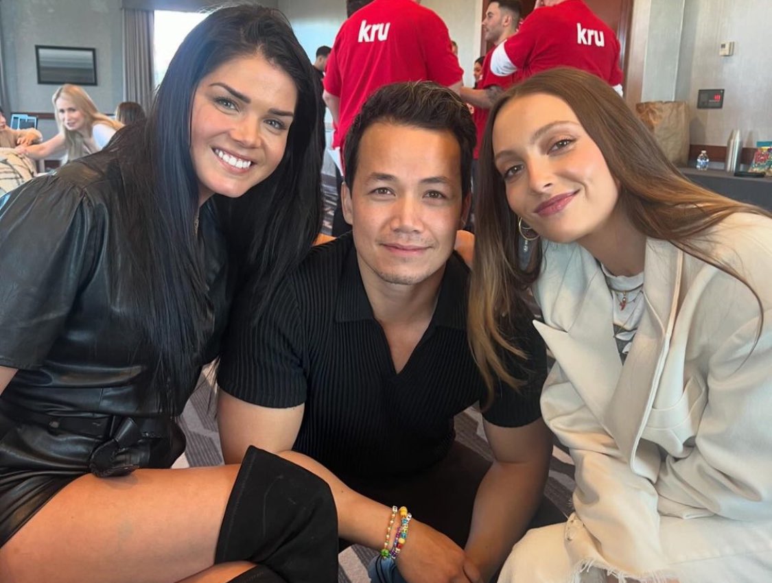 „Some happy snappy‘s!🥰💥🙌“

Eliza posted pics from #Conageddon4
2/3
(Via elizajaneface Insta)