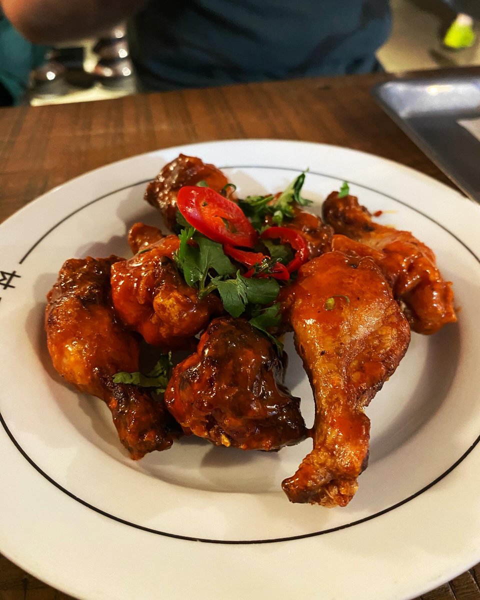 SmearedApron's tweet photo. Muffin tops! Let’s get into some delish pork ribs and drumsticks 😋!! #sundayfunday
#meatme #smearedapron #dontcrowdme #fooding #eating #foodie https://t.co/cFGQbe1uqA