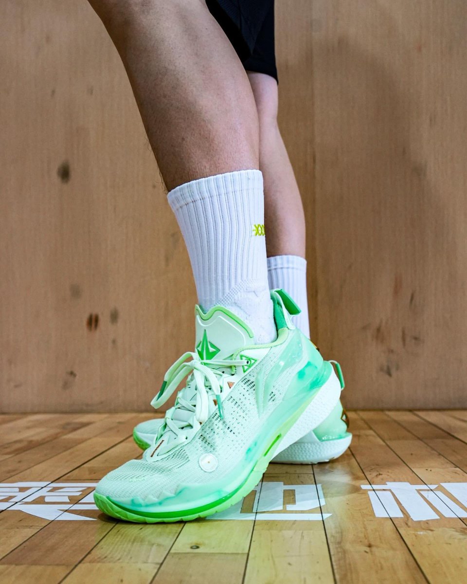helloshoes1's tweet image. Li-Ning Jimmy Butler JB2 - Jade/Fairy Fruit Green

We sell worldwide with free shipping: antosports.com/products/li-ni…

#jb2 #lining #liningsport #jimmybutler #liningjimmybutler2  #liningshoes #liningrunning #liningrunningshoes