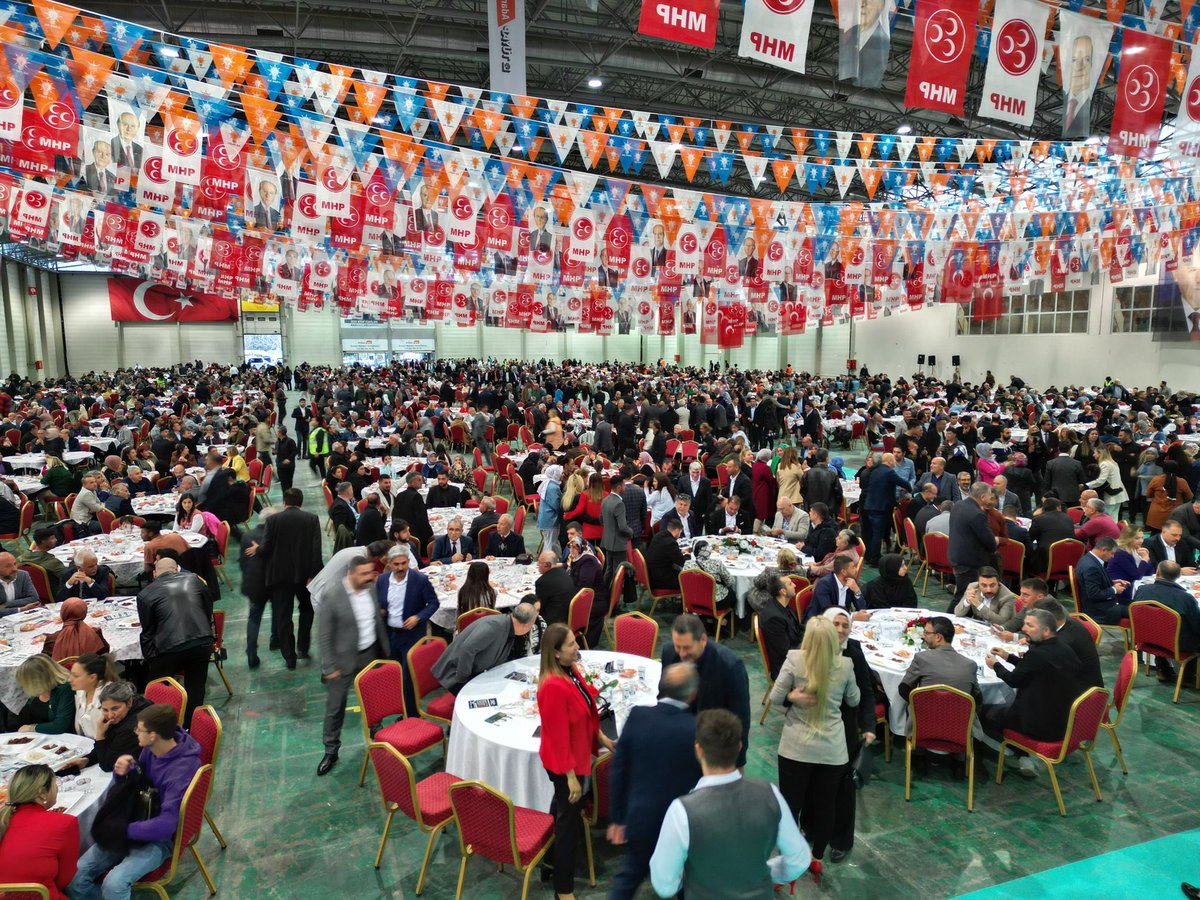 fcingozler's tweet photo. Ahde vefa imandandır!

Memlekete hizmetin adı #Cumhurİttifakı’mızın fuar alanında düzenlenen “VEFA” buluşmasına katıldık. 

Çukurova’mıza hizmet kadromuz sapasağlam 🙋‍♀️💙 https://t.co/s6NgdKE6dh