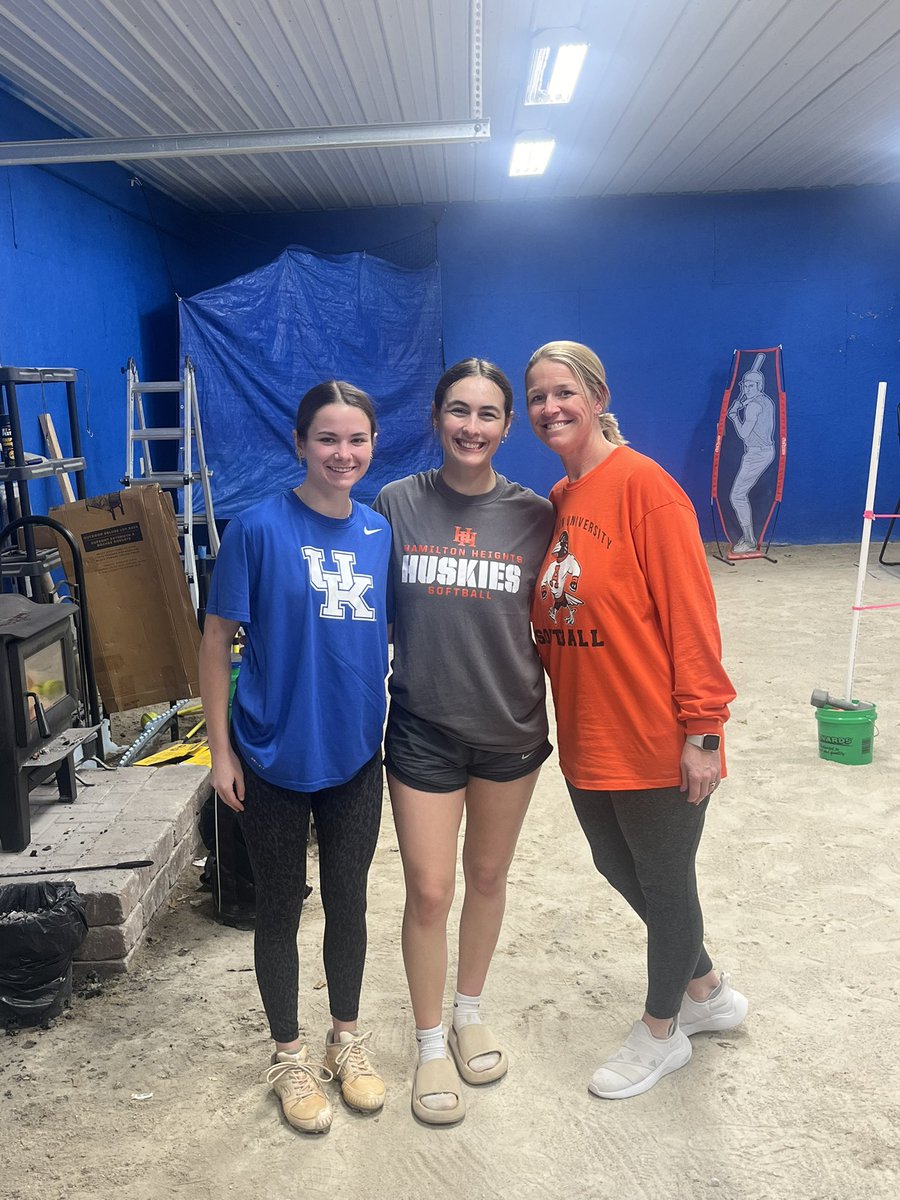 Love getting to see my one of my fav teammates at pitching lessons! <a href="/lilycash2026/">Lily Cash</a> <a href="/MovementWicked/">Wicked Movement</a>
