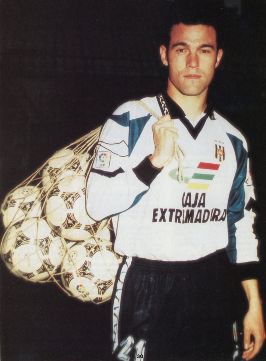 ⚽️ Un saco de goles para el Mérida.

🔻 Hasta 15 marcó Juanma Prieto en la temporada 95/96, que no fueron suficientes para salvar al equipo.

1⃣ Fue la primera campaña del club en la máxima categoría.