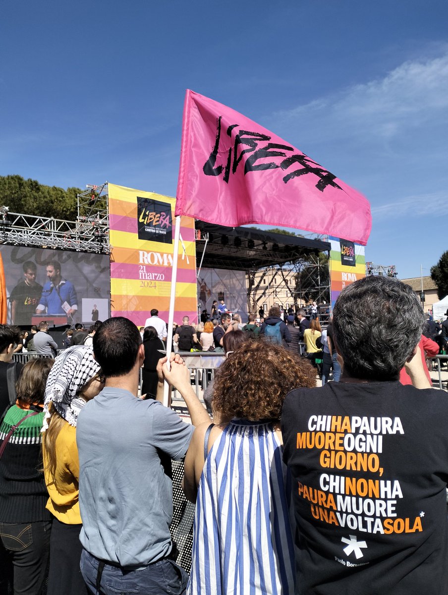 Sparwy's tweet photo. Una settimana incredibilmente densa di emozione e impegno #veritaegiustiziaperGiulio #Romacittalibera #FosseArdeatine https://t.co/AsdNq6fSVq