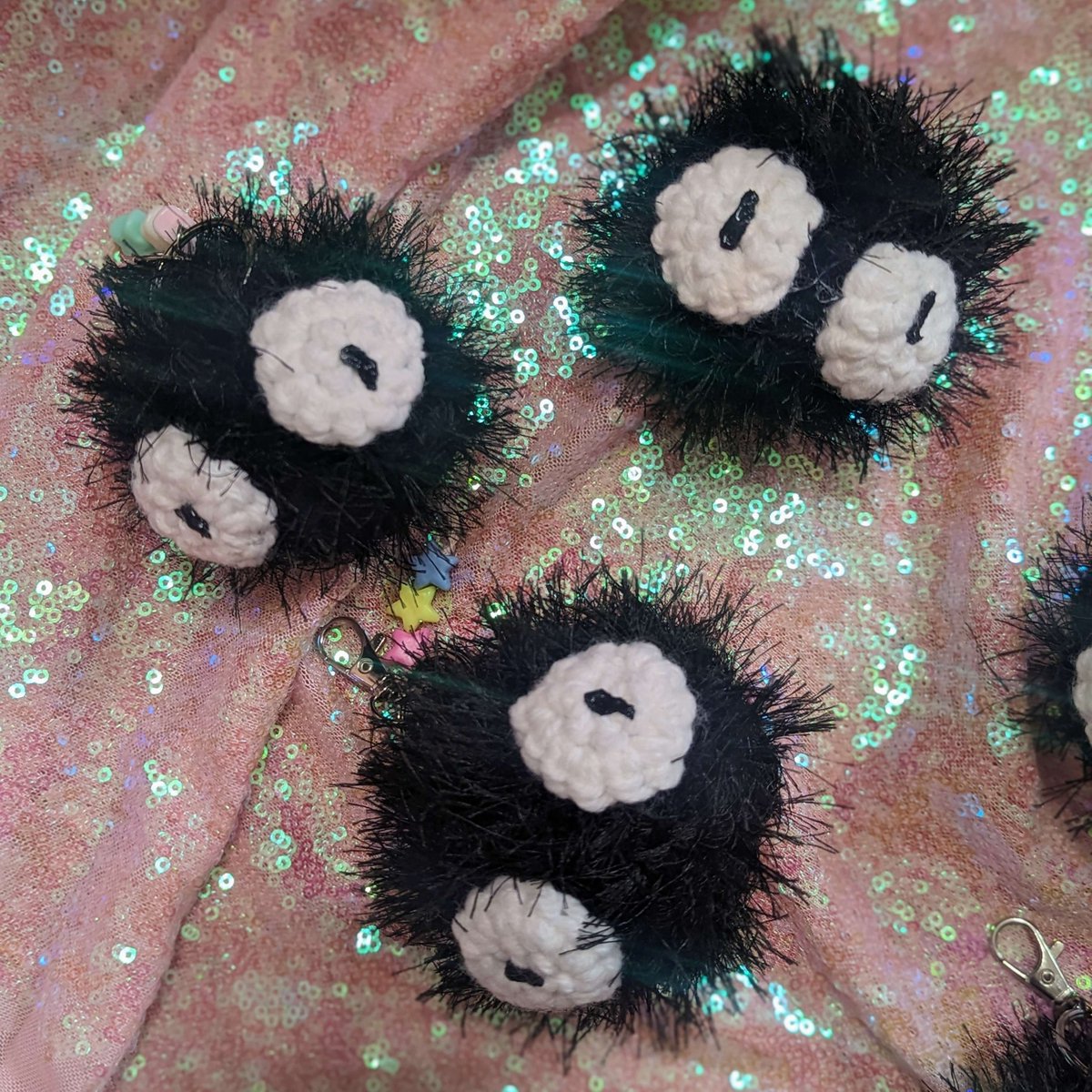 queeniridoci's tweet photo. Shhhhh, spoilers for a new product coming soon!🤫

#SpiritedAway #sootsprite #StudioGhibli #crochet #amigurumi #smallbusiness https://t.co/FTY4QvMrVk