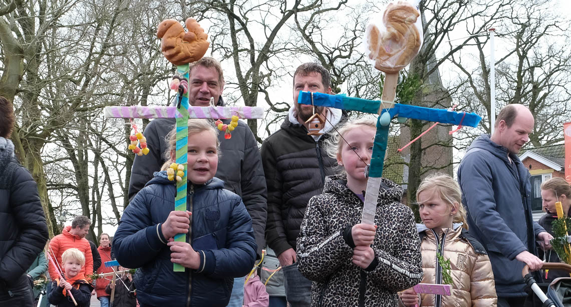 Peizer jeugd wandelt met Palmpaasstok mee in Palmpaasoptocht

ditispeize.nl/2024/03/peizer…