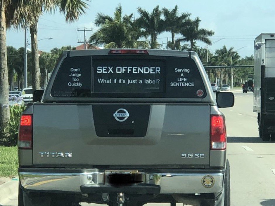 quebecween's tweet photo. get me out of florida bruh https://t.co/gRFL5GHZpW