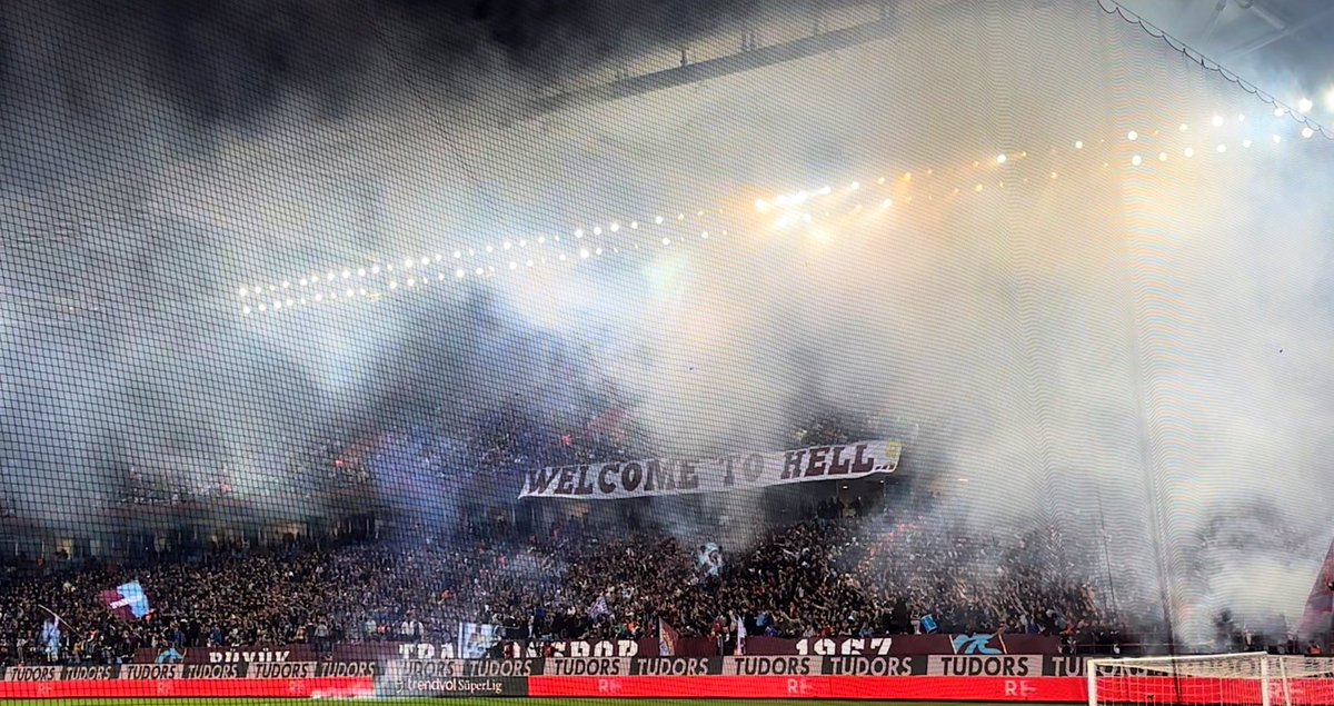 bugün TUTUKLU olarak yargılanan kardeşlerimiz için tepkisini koymayan, yarın kendisine yapılana ses çıkarmasın. 

#ÖzgürTrabzonsporTribünü