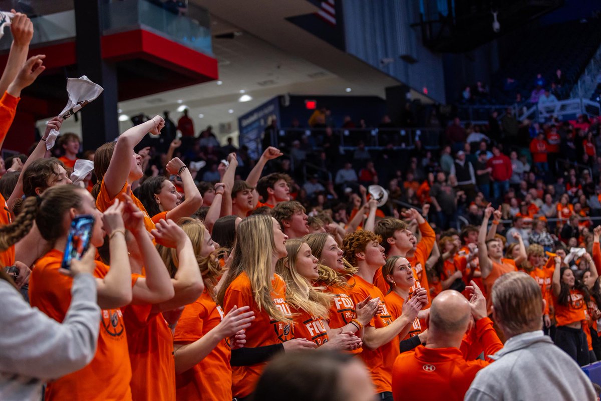 Thank you @HayesBasketball for a truly inspiring season. The Delaware community was represented with integrity and class from our players and coaches to our outstanding fans! #Pacers #DelawareProud #FinalFour #BestFans #OrangeandBlack Photo credit to Above the Light