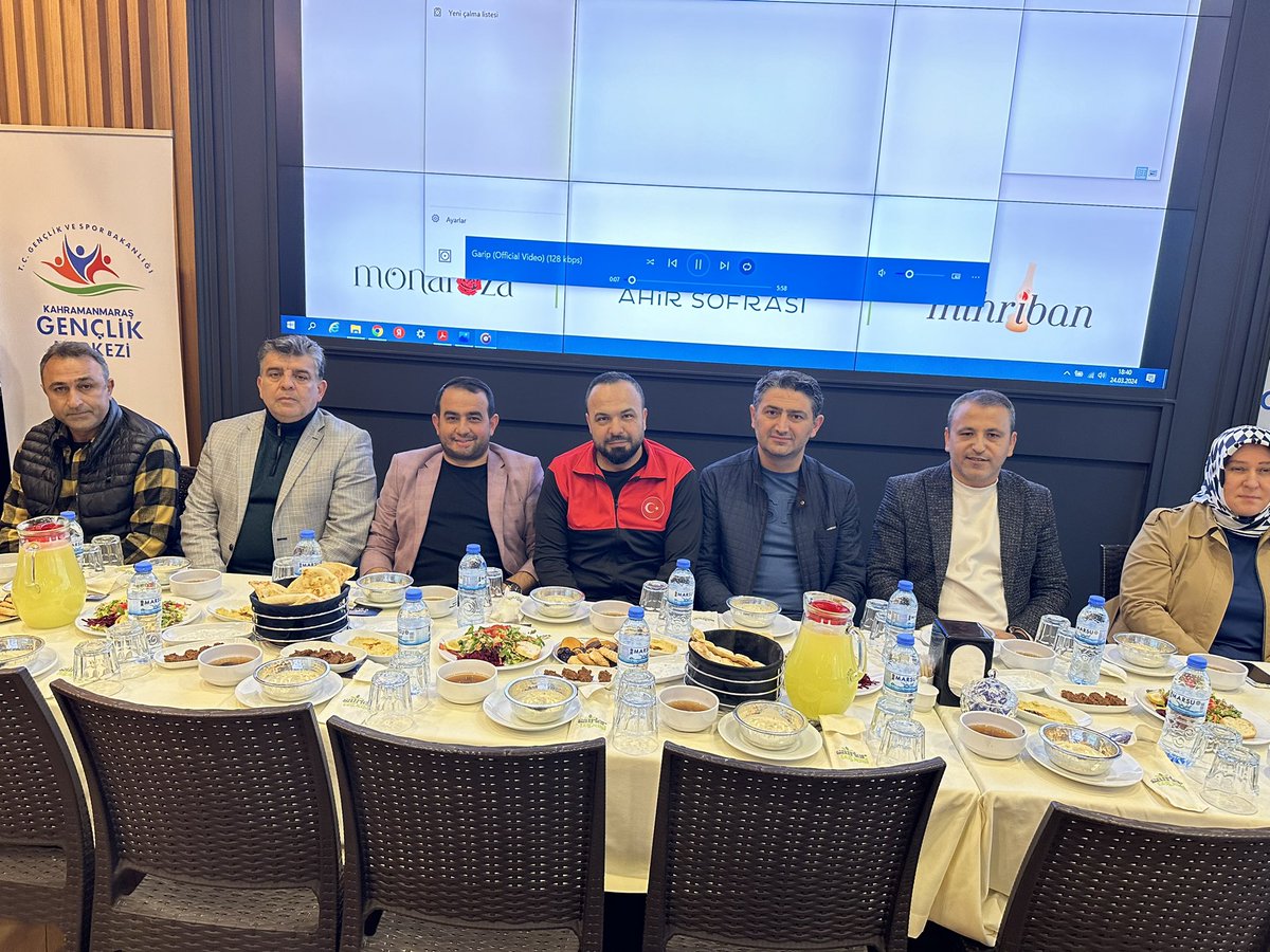 Kahramanmaraş Gençlik Merkezimizin organize ettiği iftar programına İl müdürümüz Cemil Boz, arkadaşlar ,gönüllü gençlerimiz, personellerimiz ve eğitmenlerimiz ile bir araya geldik. Emeği geçenlere teşekkür ediyorum. <a href="/kadirgemci6/">kadir gemci</a>