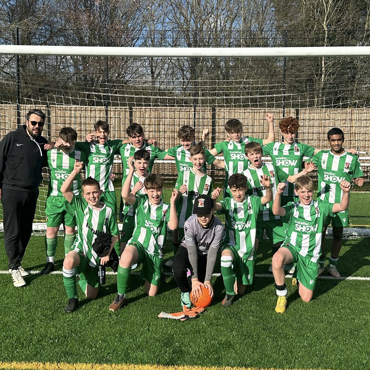 That’s the @CDJFL1 title in the bag! 👏 Congratulations to our U13s who beat Langton Green this afternoon to taking all the points and the title! 🙌 #RusthallFC 🟢⚪️