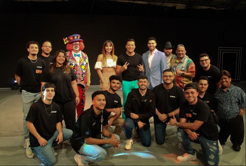 FSAE_UPRM's tweet photo. 📺🏎️🔥¡Estuvimos en Puerto Rico Gana por Telemundo el domingo pasado! 📺🏎️🔥

Presentamos nuestro equipo, junto con nuestro CC4 y compartimos detalles emocionantes sobre nuestro proyecto en progreso, el CC5. 🏁 

#colegio #uprm #mayaguez #cars #PuertoRico #sae #formulasae #CRE https://t.co/YrRV6UQkrQ