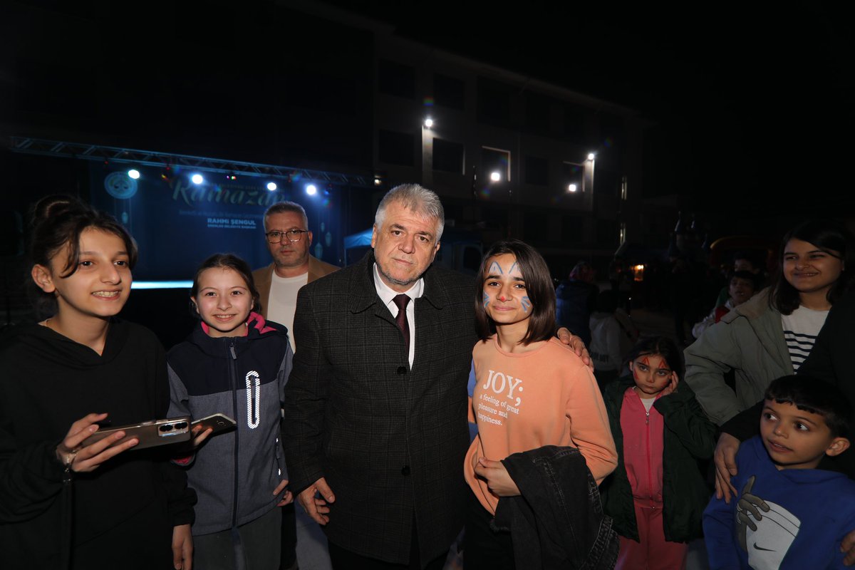 RahmiSengul54's tweet photo. 📍 Küpçüler Mahallesi

Kıymetli çocuklarımız ileyiz…

Ramazan ayı süresince devam edecek olan programlarımıza tüm çocuklarımızı ve hemşerilerimizi bekliyoruz. https://t.co/aEIesvn4WW