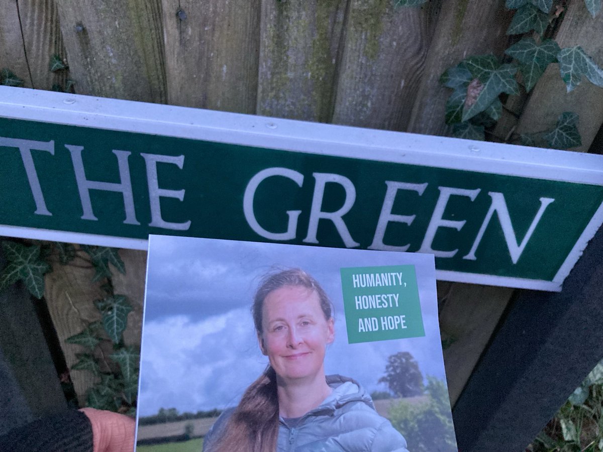 Another 150 deliveries in Theale for ⁦@CarolyneCulver⁩ and West Berkshire Green Party ⁦@newburygreens⁩