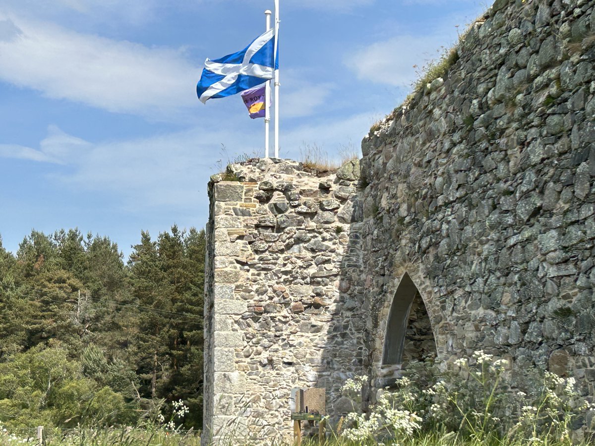 PrydeScottish's tweet photo. @AwTroon Good for you, my sister and I made our trip to Scotland last June. When we got back home to California, I was diagnosed with cancer and just got back from hospital in December for treatment. I still feel so good about our trip. https://t.co/iEPpyNp3Lp